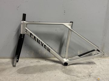 Brugt Canyon Endurace CF 7 Di2 LN 2024 Frameset 2024 Road & Gravel — billede 2 af 13