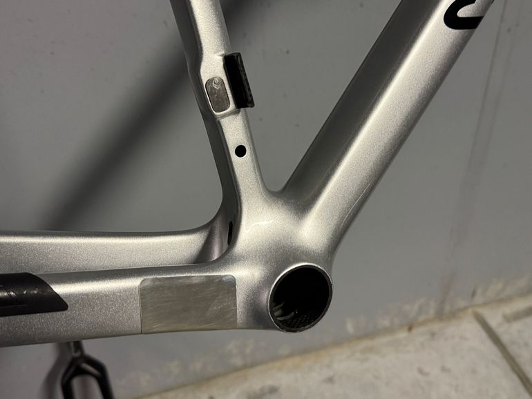 Used Canyon Endurace CF 7 Di2 LN 2024 Frameset 2024 Road & Gravel, Light Gray — image 8 of 13