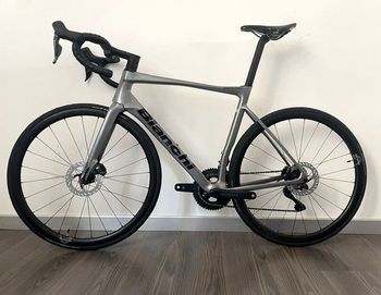Used Bianchi SPECIALISSIMA COMP Ultegra Di2 12v 2026 Road & Gravel, Light Gray — image 2 of 5