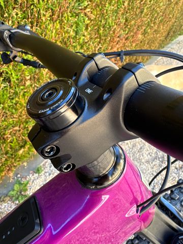 Used Santa Cruz Sram X0 EAGLE AXS 2024 Mountainbike, Purple, Mixed — image 10 of 15