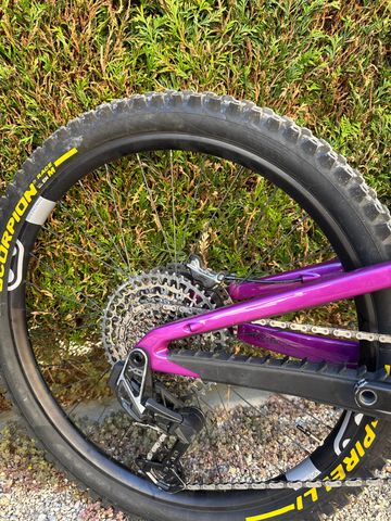 Used Santa Cruz Sram X0 EAGLE AXS 2024 Mountainbike, Purple, Mixed — image 4 of 15