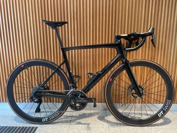 Used BMC Teammachine Shimano Dura Ace Di2 2022 Road & Gravel, Black — image 1 of 4