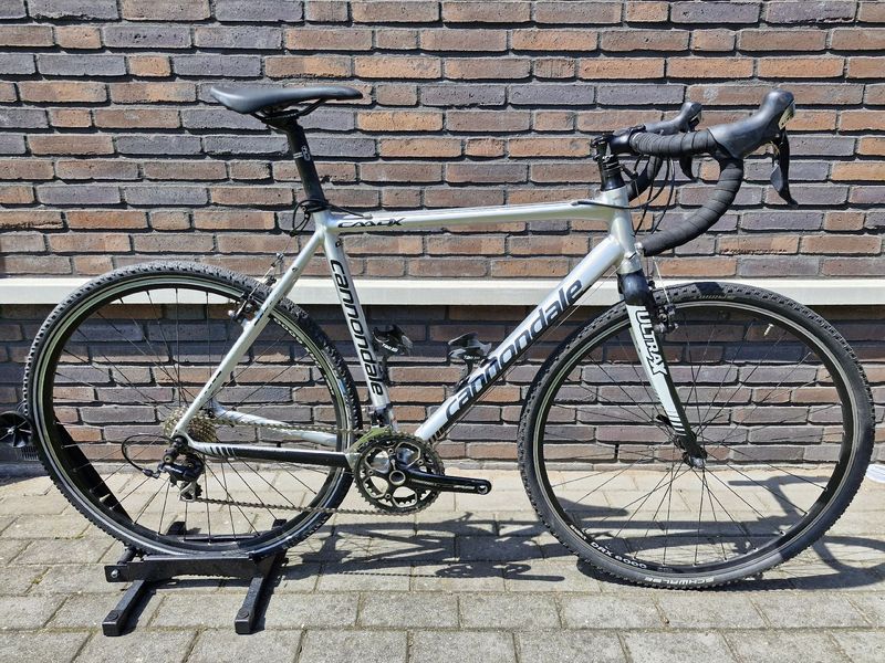 Použité Cannondale Caadx Shimano 105 2016 Road & Gravel