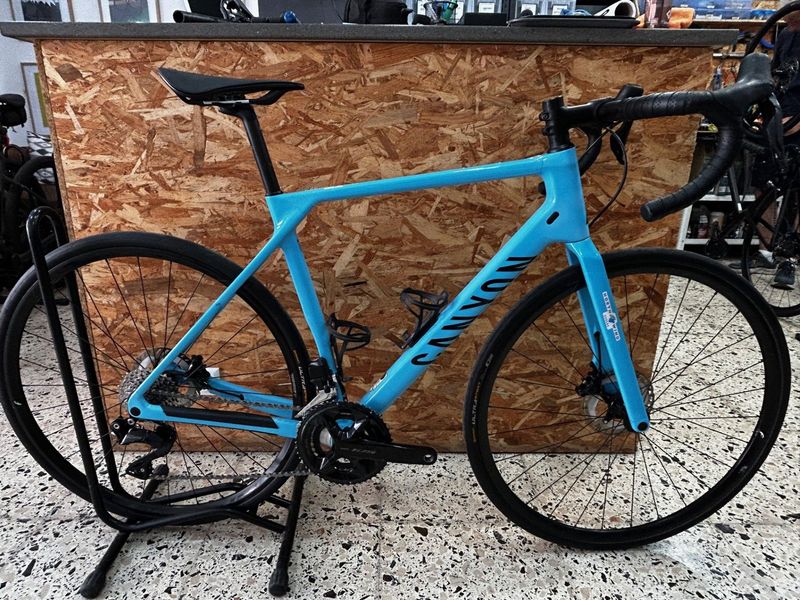Używany Canyon Endurace CF 7 Di2 2024 2024 Road & Gravel — zdjęcie 1 z 15