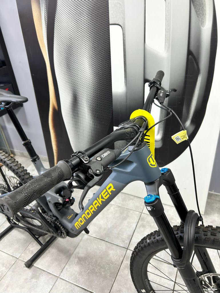 Used Mondraker Dune SRAM GX DH 2025 Mountainbike, Light Gray — image 6 of 6