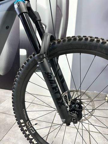 Used Mondraker Dune SRAM GX DH 2025 Mountainbike, Light Gray — image 4 of 6