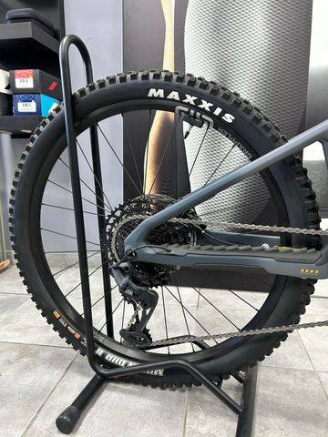 Used Mondraker Dune SRAM GX DH 2025 Mountainbike, Light Gray — image 2 of 6