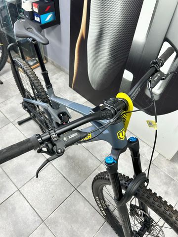 Used Mondraker Dune SRAM GX DH 2025 Mountainbike, Light Gray — image 5 of 6
