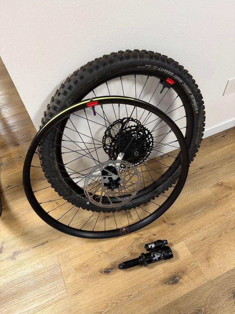 Gebrauchtes Santa Cruz Vala X0 AXS RSV / Carbon CC 2025 2025 Mountainbike, Grün, 29, 27.5 — Bild 4 von 8
