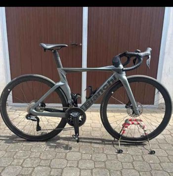 Used Bianchi Oltre Comp Ultegra Di2 2023 2023 Road & Gravel, Light Gray — image 3 of 4