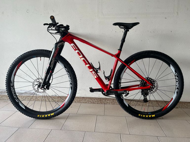 Focus RAVEN MAX Team 2018 2018 Mountainbike d'occasion — image 1 sur 10