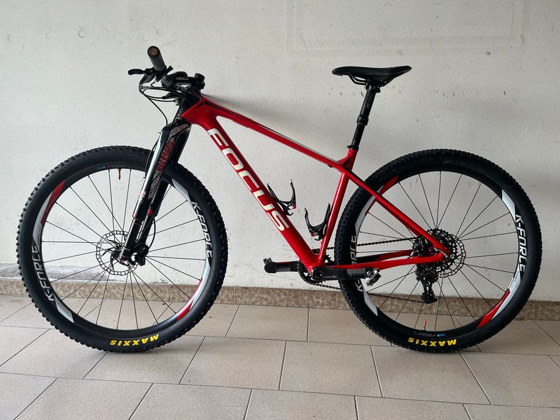 Gebrauchtes Focus RAVEN MAX Team 2018 2018 Mountainbike, Rot — Bild 1 von 10