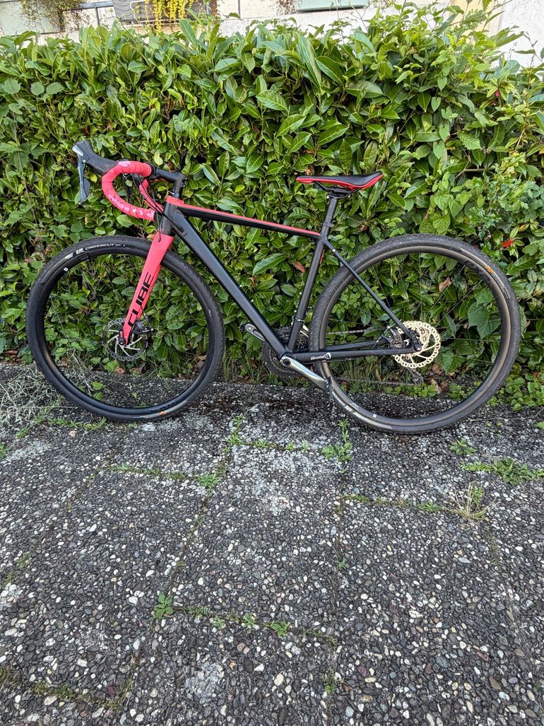 Gebrauchtes CUBE NUROAD 2018 2018 Road & Gravel, Schwarz — Bild 1 von 4