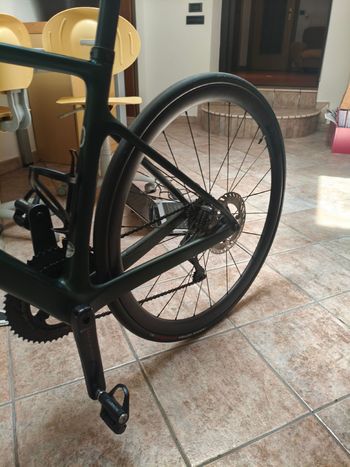 Used Scott Addict RC 15 2022 2022 Road & Gravel, Green — image 5 of 8