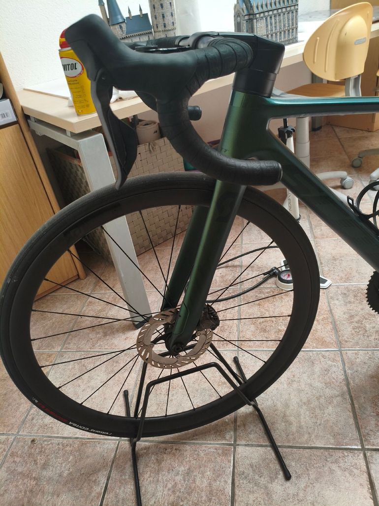 Used Scott Addict RC 15 2022 2022 Road & Gravel, Green — image 4 of 8