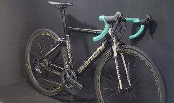 Used Bianchi Aria Disc Ultegra 2018 2018 Road & Gravel, Black — image 6 of 6