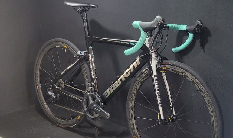 Used Bianchi Aria Disc Ultegra 2018 2018 Road & Gravel, Black — image 6 of 6