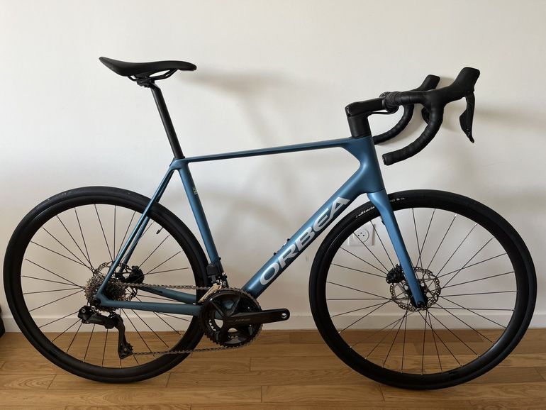 Gebrauchtes Orbea ORCA M30i 2025 2025 Road & Gravel, Blau — Bild 1 von 7