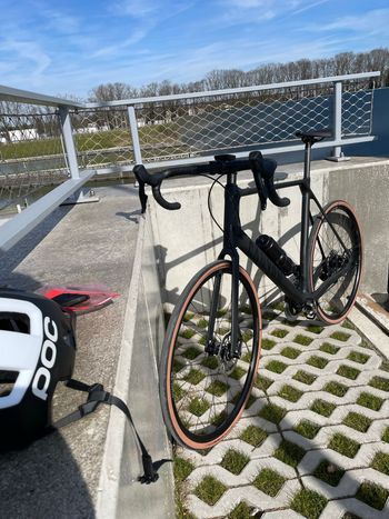 Canyon Endurace CF 7 eTap 2023 2023 Road & Gravel d'occasion — image 3 sur 3
