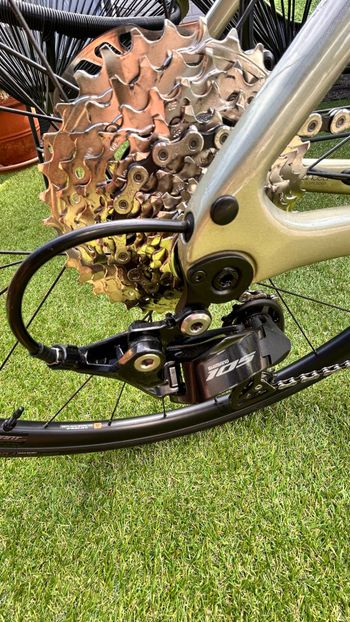 Used Giant Defy Advanced 2 2025 2025 Road & Gravel, Light Gray — image 5 of 7