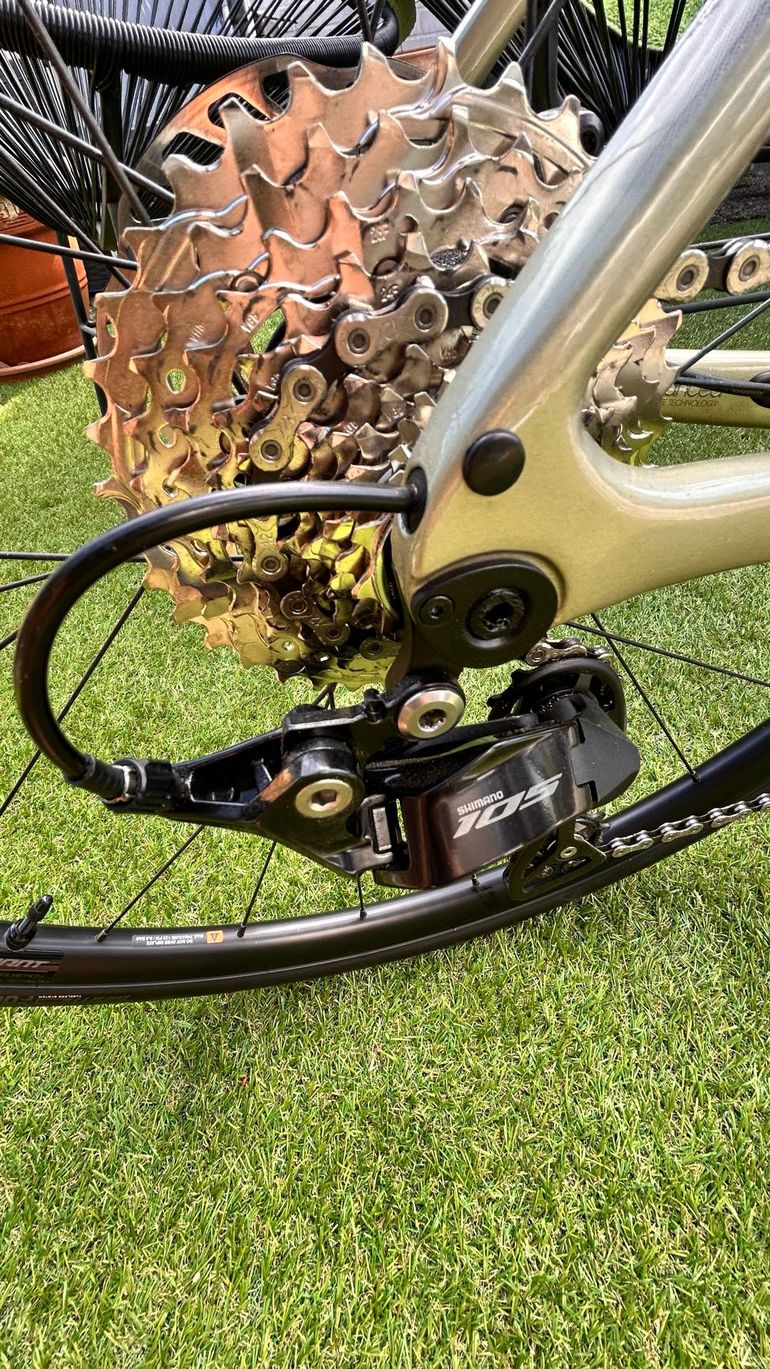 Used Giant Defy Advanced 2 2025 2025 Road & Gravel, Light Gray — image 5 of 7