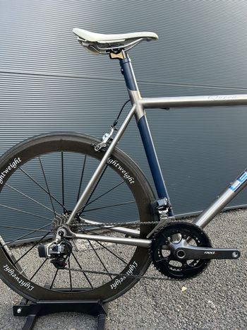 Legend Queen Titan – Vélo Route Titane Sur Mesure 2016 Road & Gravel d'occasion — image 3 sur 4