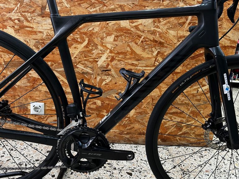 Canyon Endurace CF 7 Di2 2024 2024 Road & Gravel d'occasion — image 2 sur 11