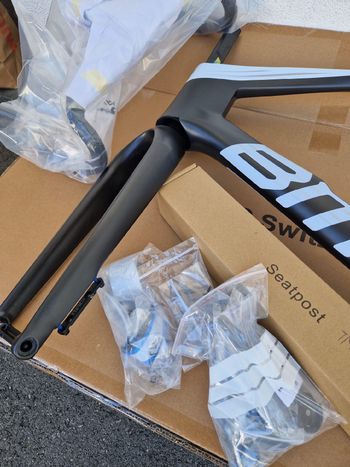 Tweedehands BMC Teammachine R 01 MOD 2024 Frameset 2024 Road & Gravel — afbeelding 3 van 5