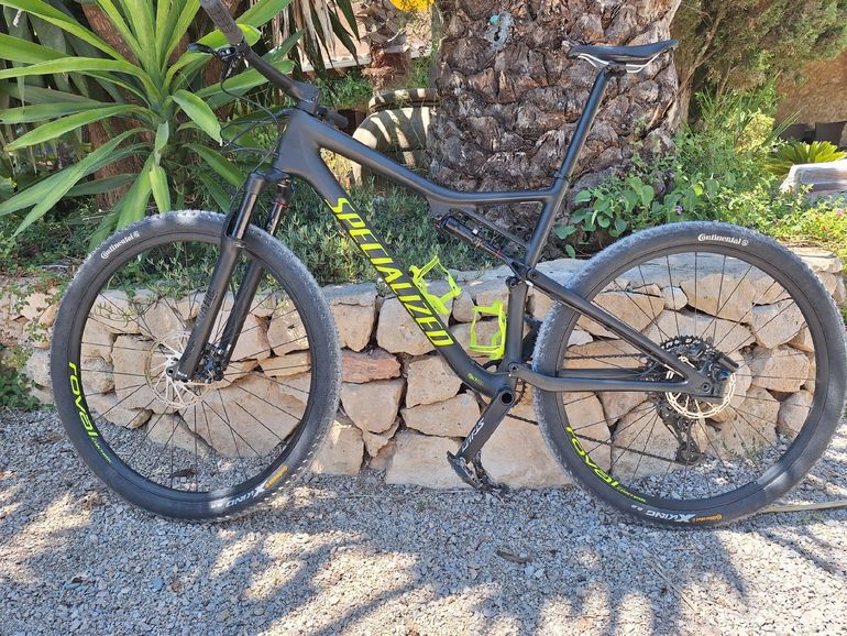 Brugt Specialized Men's Epic Comp Carbon 2020 2020 Mountainbike — billede 2 af 8