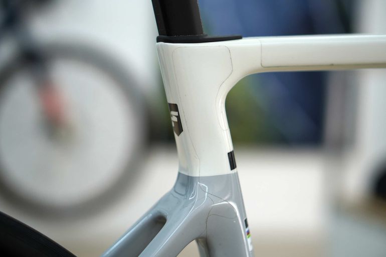 Focus Izalco Shimano Ultegra Di2 2025 Road & Gravel de segunda mano, Blanco — imagen 5 de 8
