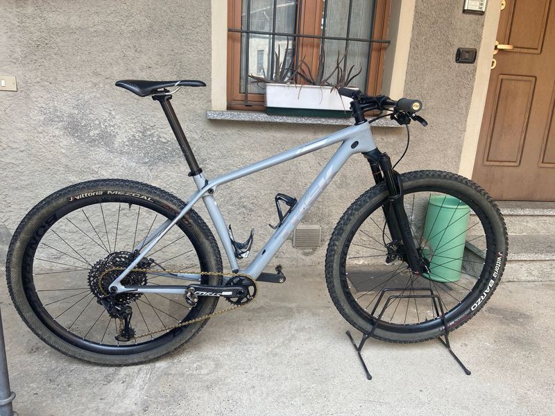 Käytetty Trek Procaliber 9.8 SL 2019 2019 Mountainbike — kuva 2 / 3