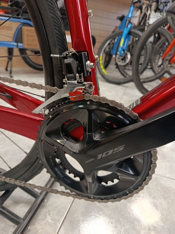 Used Olmo Competition Shimano 105 2026 Road & Gravel, Red — image 3 of 5