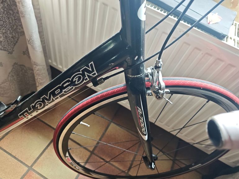Thompson Hydro Shimano 105 2019 Road & Gravel d'occasion — image 2 sur 5