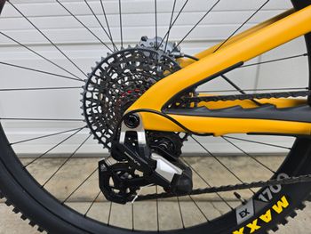 Used Yeti Sb160 T2 Xo/90 Transmission 2025 Mountainbike, Orange — image 4 of 6