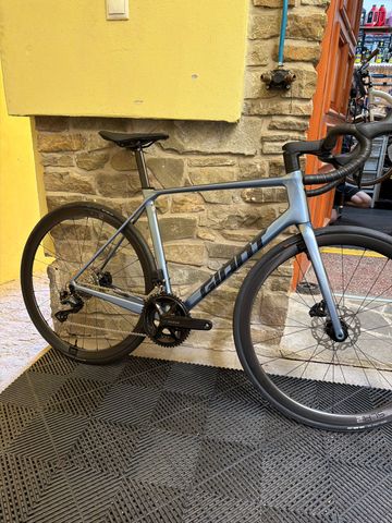 Gebrauchtes Giant TCR Advanced 0 2025 2025 Road & Gravel, Hellgrau — Bild 1 von 6