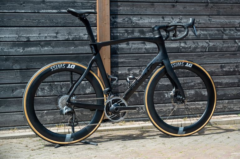 Used Pinarello DOGMA F RED ETAP AXS Disc 2023 2023 Road & Gravel, Black — image 4 of 4