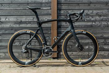Used Pinarello DOGMA F RED ETAP AXS Disc 2023 2023 Road & Gravel, Black — image 2 of 4