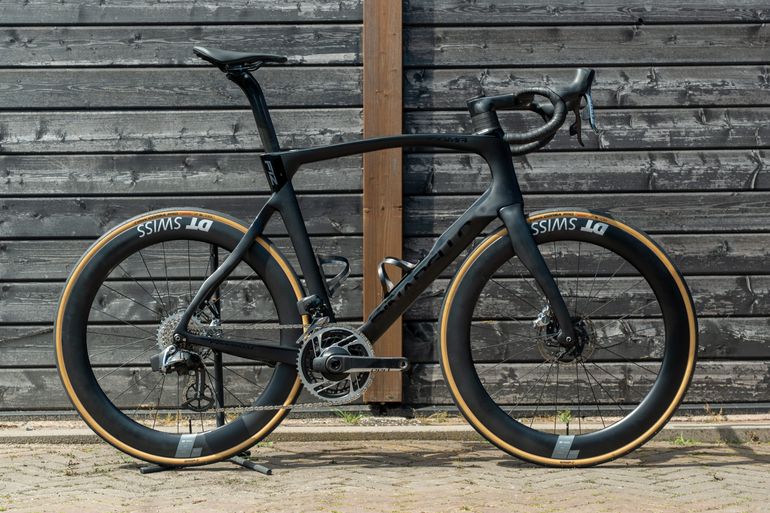 Used Pinarello DOGMA F RED ETAP AXS Disc 2023 2023 Road & Gravel, Black — image 2 of 4