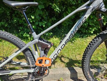 Käytetty Mondraker RAZE 2024 2024 Mountainbike — kuva 10 / 10