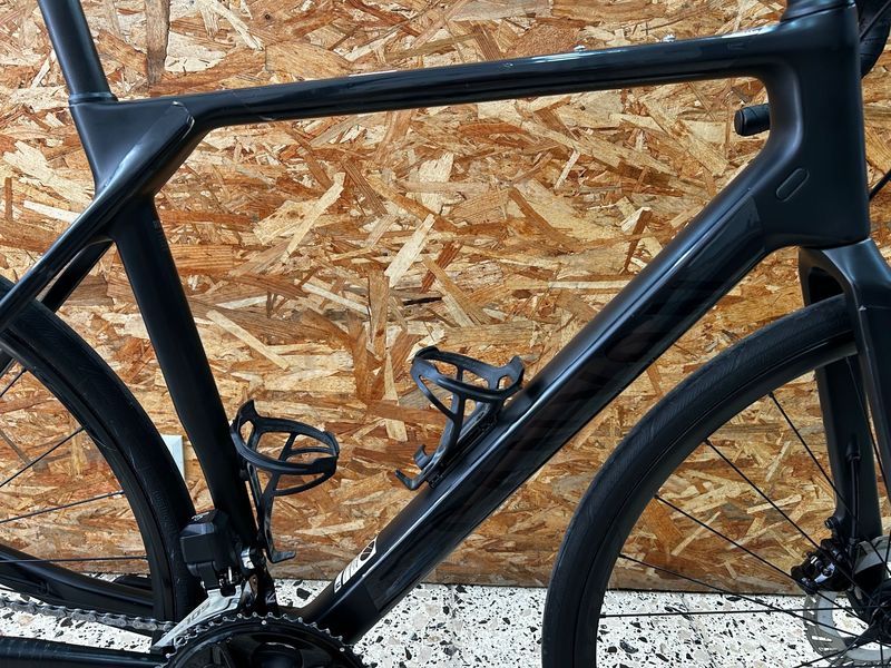 Canyon Endurace CF 7 Di2 2024 2024 Road & Gravel usato, Nero — immagine 4 di 13