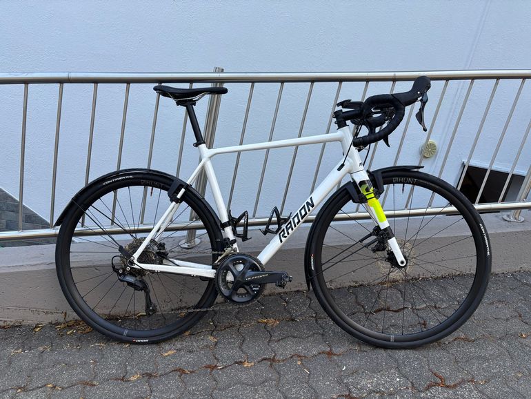 Used Radon R1 Disc 105 Shimano 105 2025 Road & Gravel, White — image 1 of 12