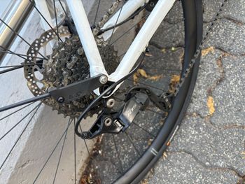 Used Radon R1 Disc 105 Shimano 105 2025 Road & Gravel, White — image 5 of 12