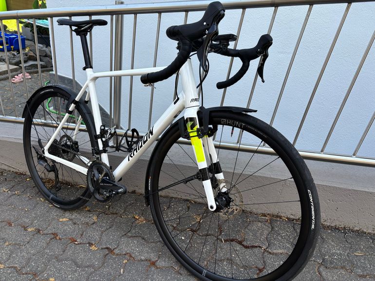 Used Radon R1 Disc 105 Shimano 105 2025 Road & Gravel, White — image 2 of 12