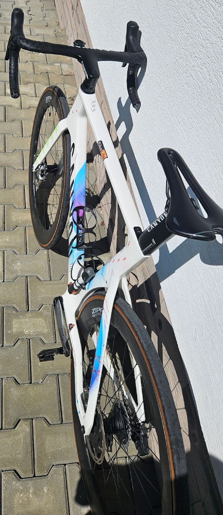 Käytetty Canyon Aeroad CFR eTap 2024 2024 Road & Gravel — kuva 11 / 13