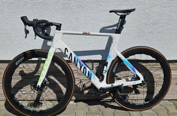 Used Canyon Aeroad CFR eTap 2024 2024 Road & Gravel, White — image 9 of 14