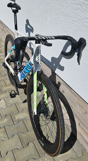 Used Canyon Aeroad CFR eTap 2024 2024 Road & Gravel, White — image 4 of 14