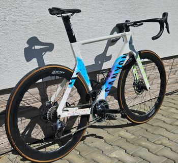 Käytetty Canyon Aeroad CFR eTap 2024 2024 Road & Gravel — kuva 3 / 13