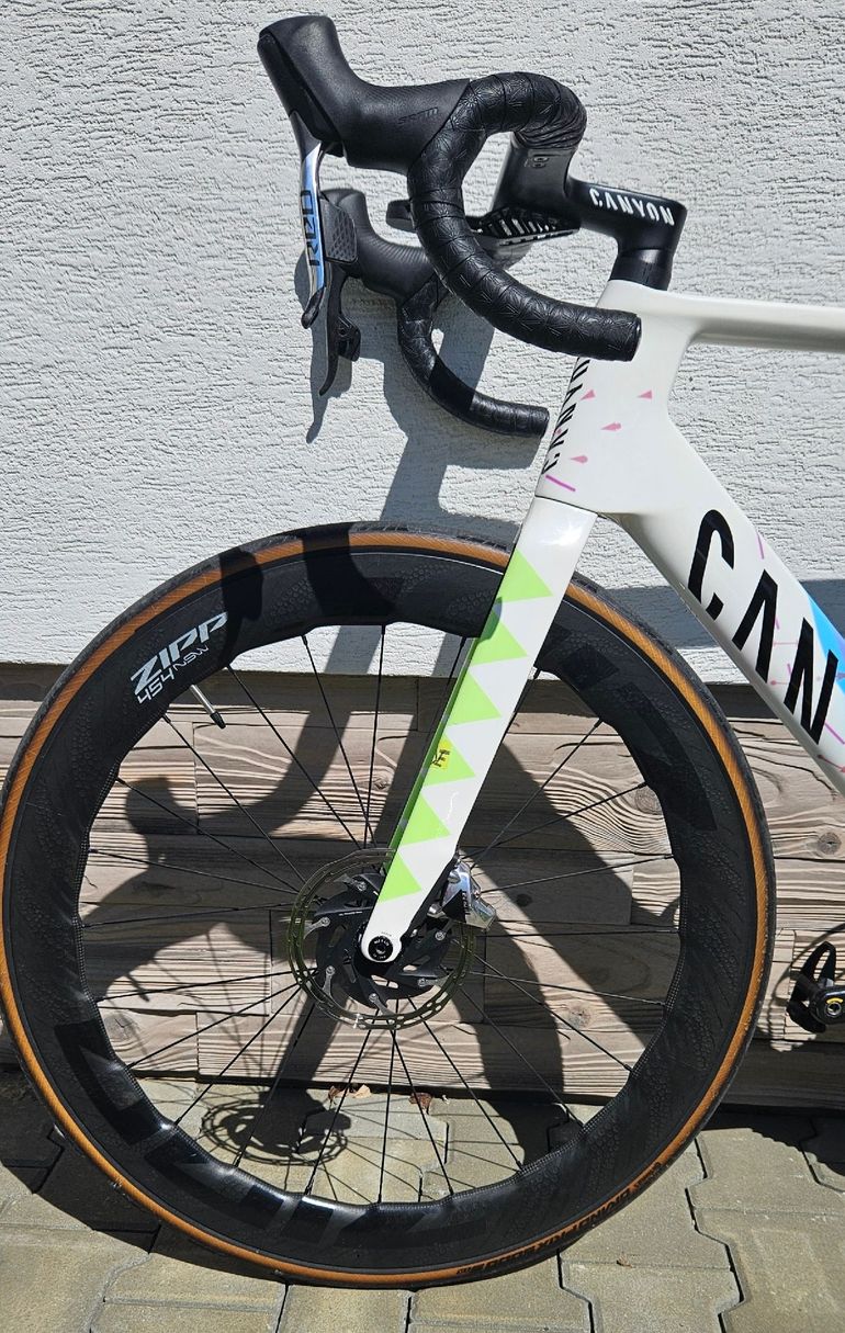 Käytetty Canyon Aeroad CFR eTap 2024 2024 Road & Gravel — kuva 8 / 13