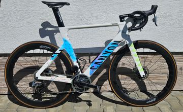 Used Canyon Aeroad CFR eTap 2024 2024 Road & Gravel, White — image 1 of 14