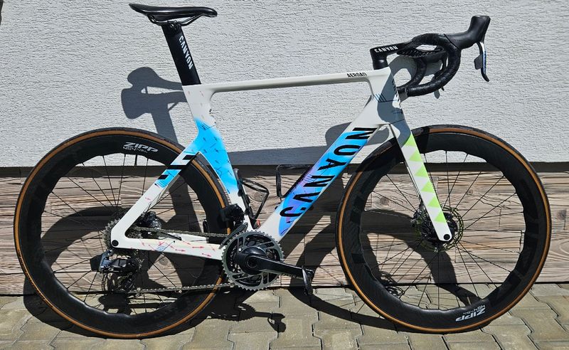 Used Canyon Aeroad CFR eTap 2024 2024 Road & Gravel, White — image 1 of 14